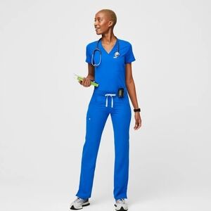 Figs Kade Cargo Scrub Pants 💙